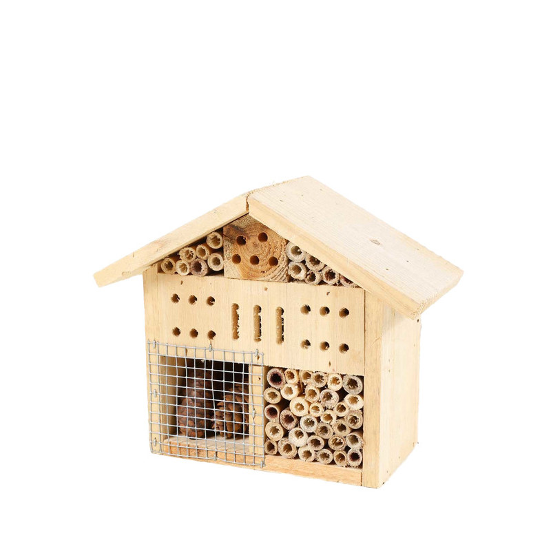 abri en bois naturel pour les insectes et les abeilles. abri en bois naturel pour les insectes et les abeilles.